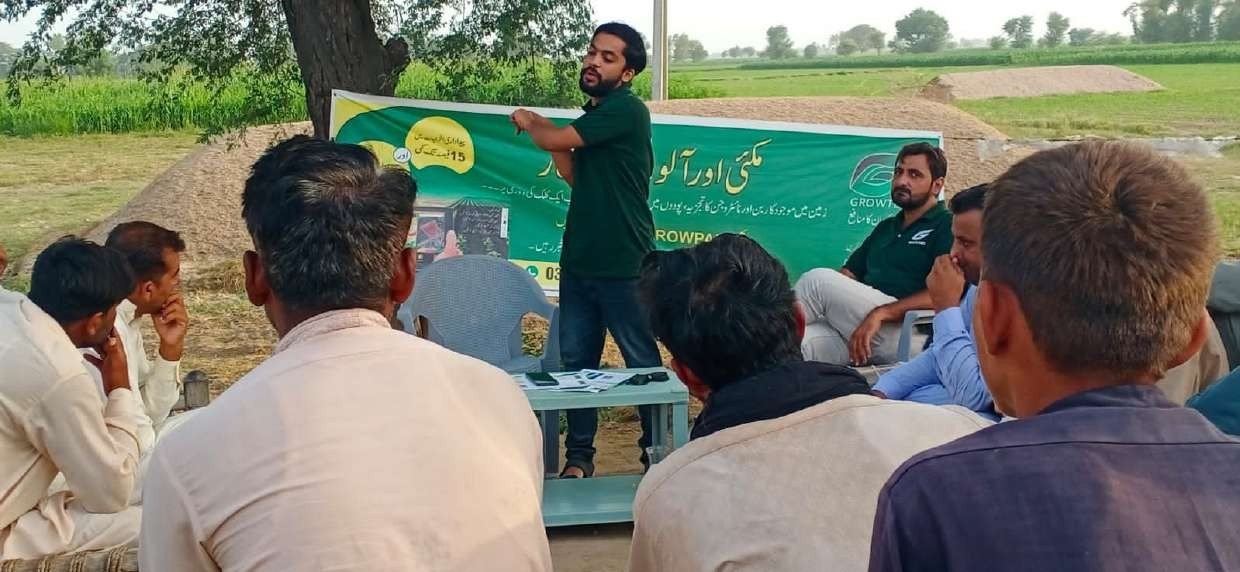 Farmer training session on maize and potato cultivation